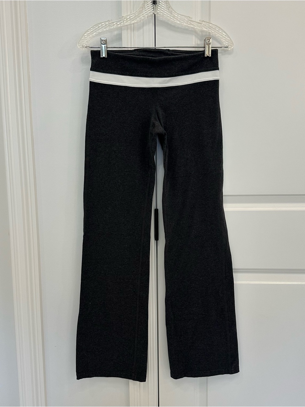 Vintage 2014 GAP Active Breathe Flare Yoga Pants Gray White Small